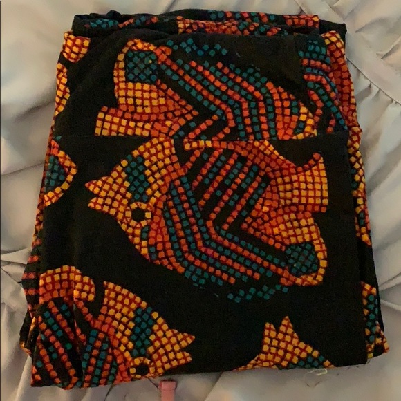 LuLaRoe Other - EUC LuLaRoe TC Fish Leggings